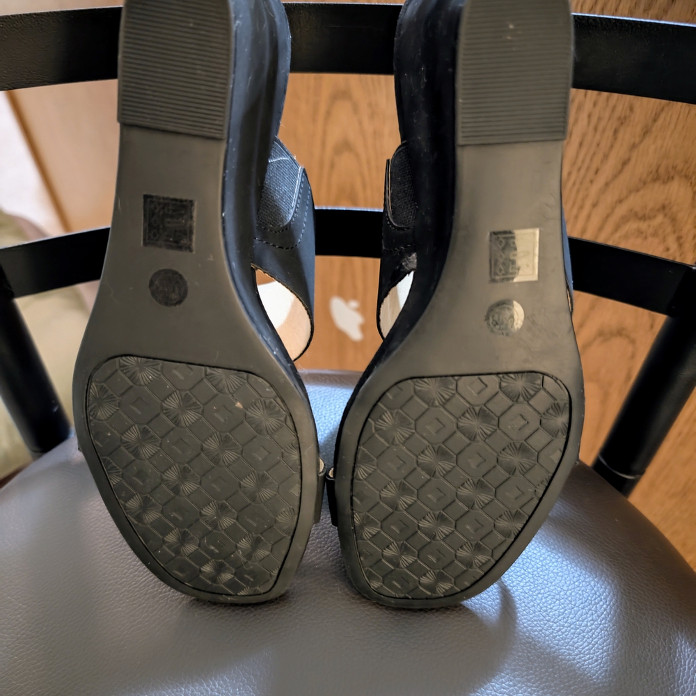 Elegant Black Women's Sandals - Picture 5 of 7